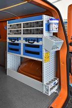 03_Метални и пластмасови чекмеджета и аксесоари Ultra във ван Transporter